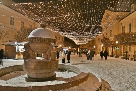 Fehér lepelben köszöntötte az új esztendőt Székesfehérvár